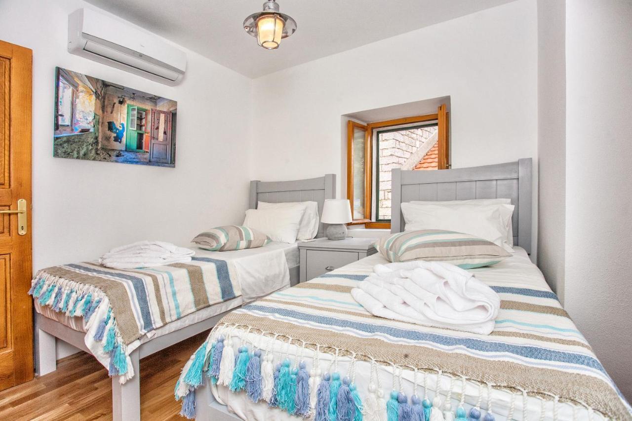 Villa Ruza, Donja Lastva Tivat Bilik gambar